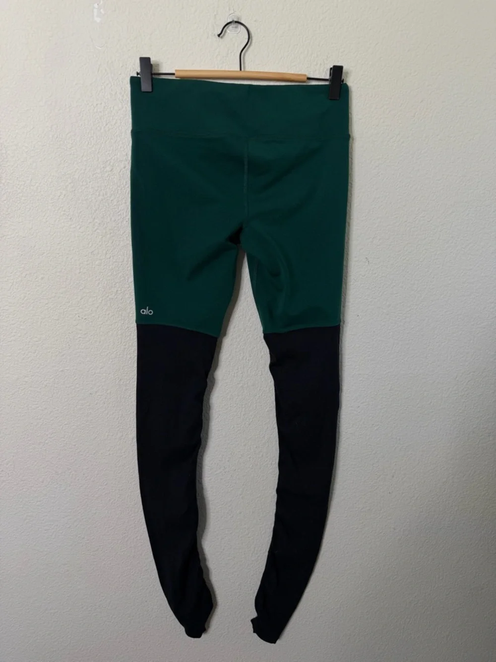 ALO‎ Yoga Goddess Leggings In Green Womens Size M